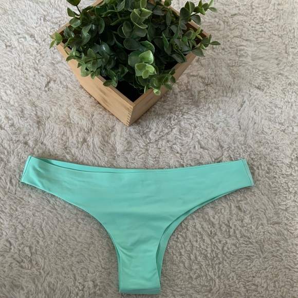 MAI Essentials Classic Bottom - Picture 5 of 7